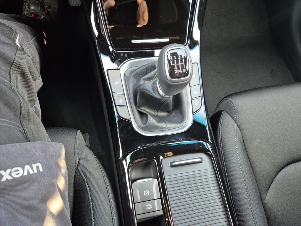 HYUNDAI i30 1.5 Gasoline 97hp - ref: 7-44224 - Photo 20