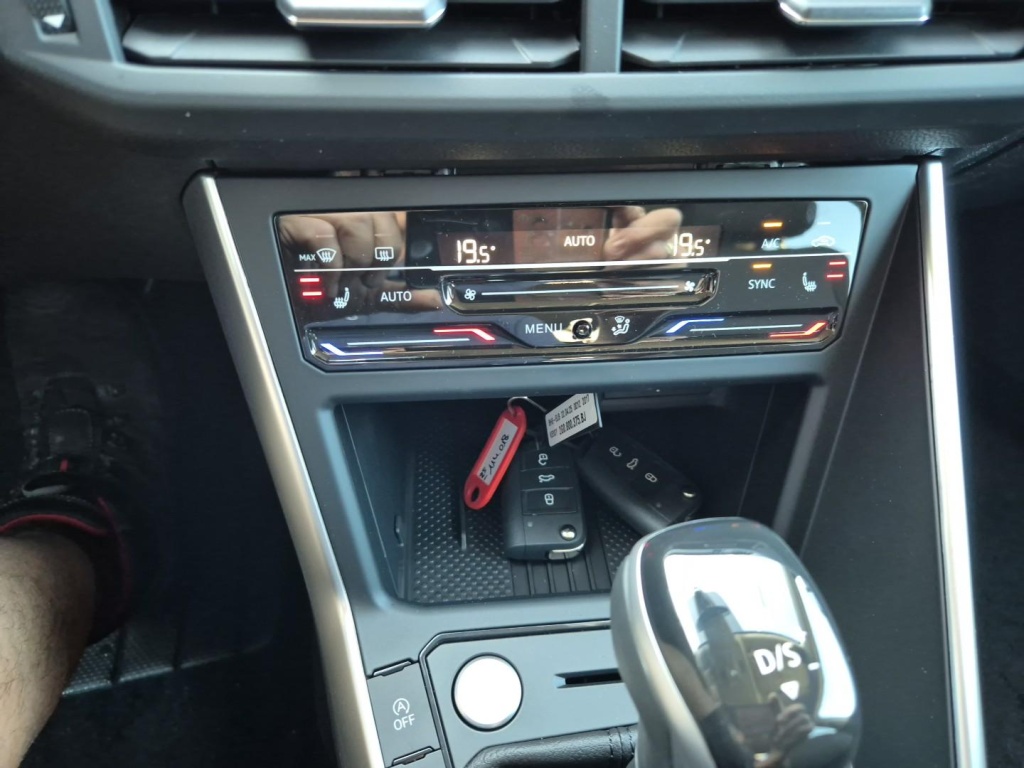 VOLKSWAGEN Taigo 1.0 TSI - ref: 7-45252 - Photo 19