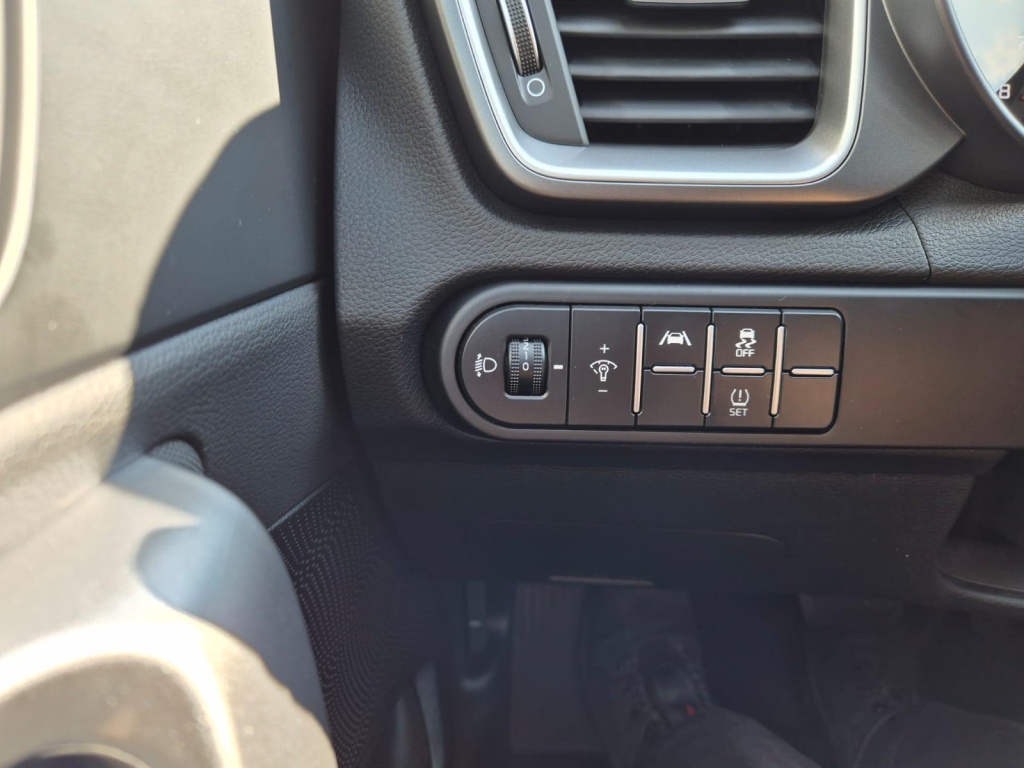 KIA Ceed SW Vision 1.5 Gasoline 140hp - ref: 7-45263 - Photo 11