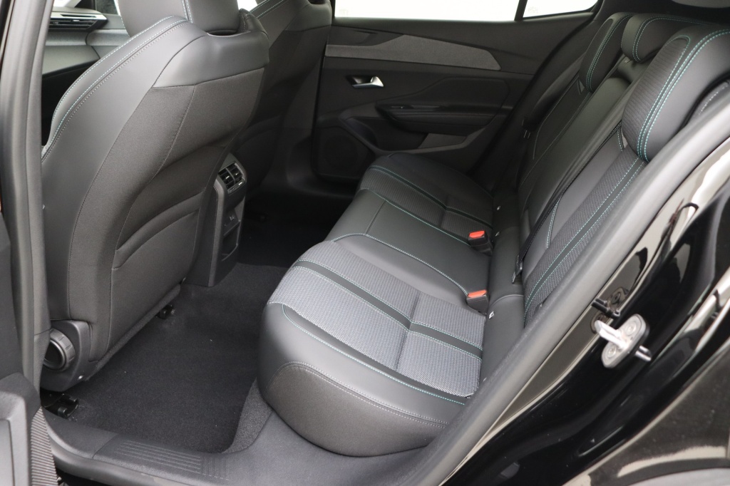 PEUGEOT 408 Allure Electric 214 hp Auto    - ref: 7-45788 - Photo 16