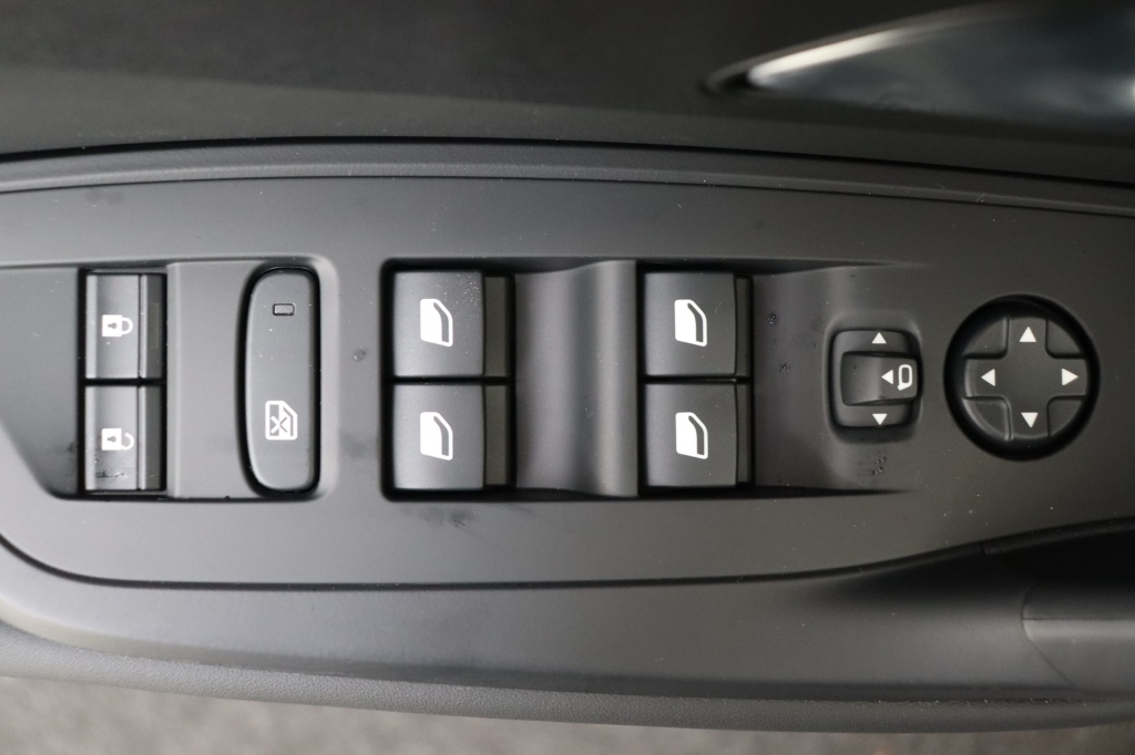 PEUGEOT 308 SW Allure Electric 156 hp Auto    - ref: 7-45872 - Photo 17