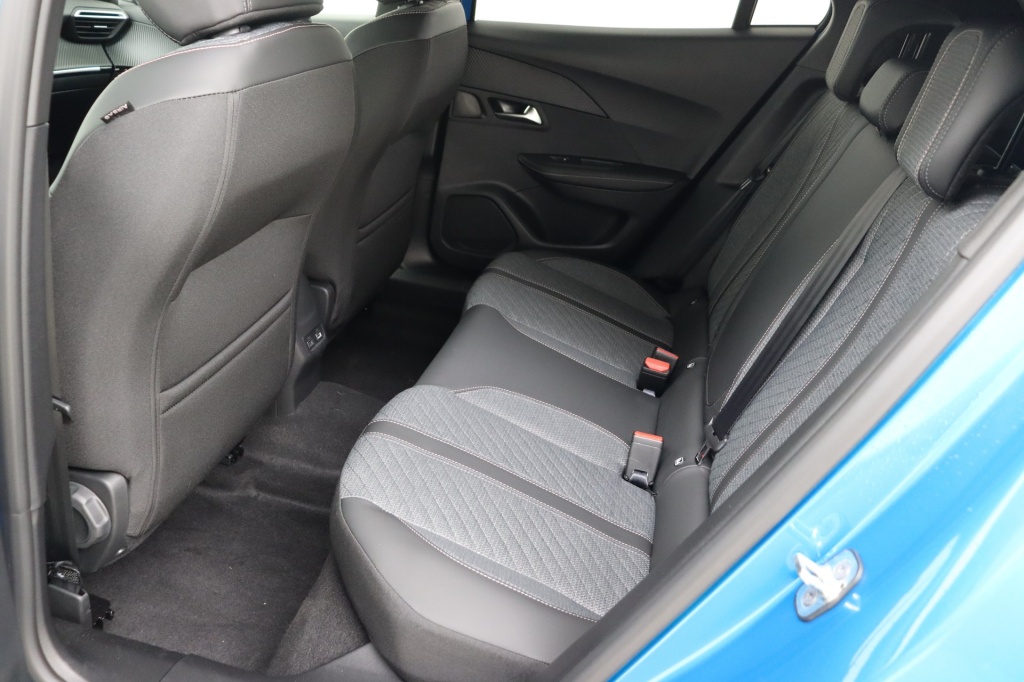 PEUGEOT 2008 Allure 1.2 Turbo 100 hp Man.6 - ref: 7-45885 - Photo 16