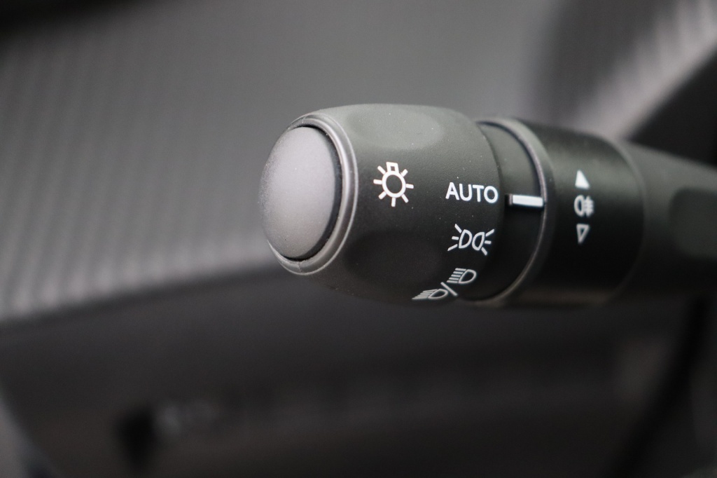 PEUGEOT 2008 Allure 1.2 Turbo 100 hp Man.6 - ref: 7-45885 - Photo 18