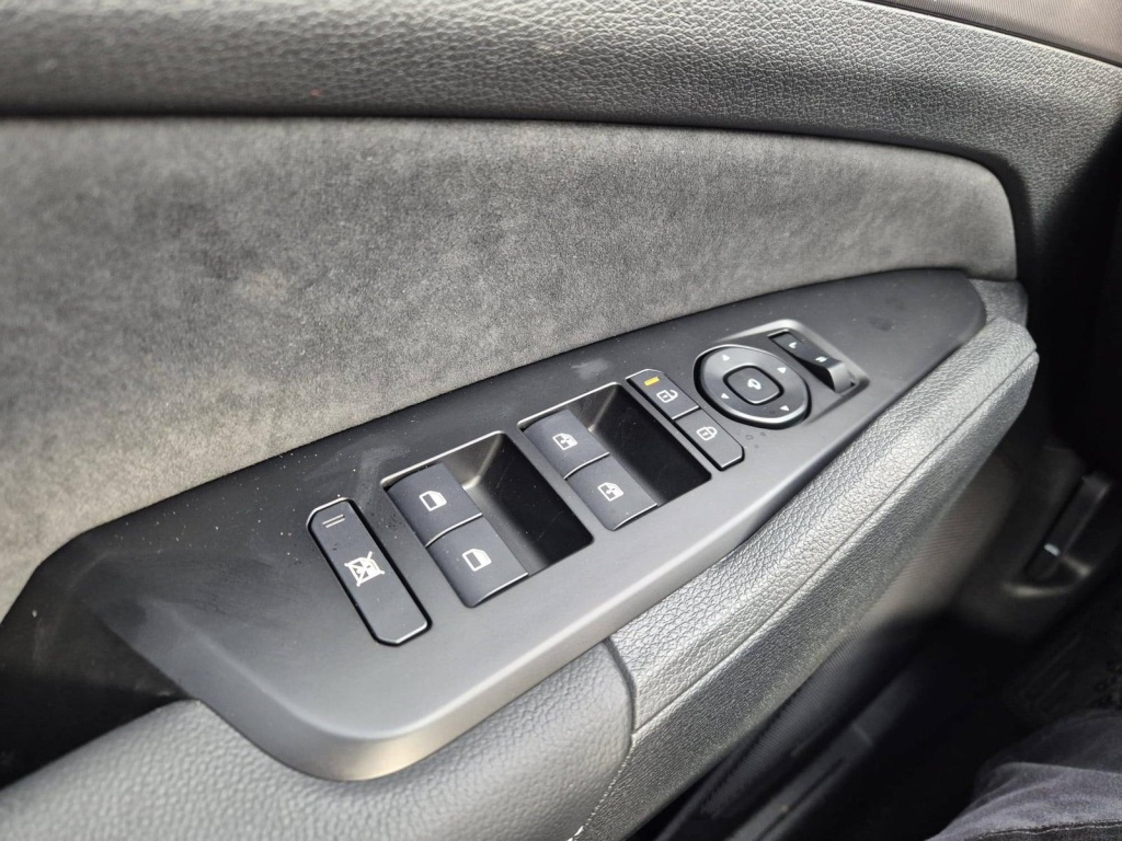 KIA Sportage 1.6 Gasoline 180hp 4x4 - ref: 7-46333 - Photo 11