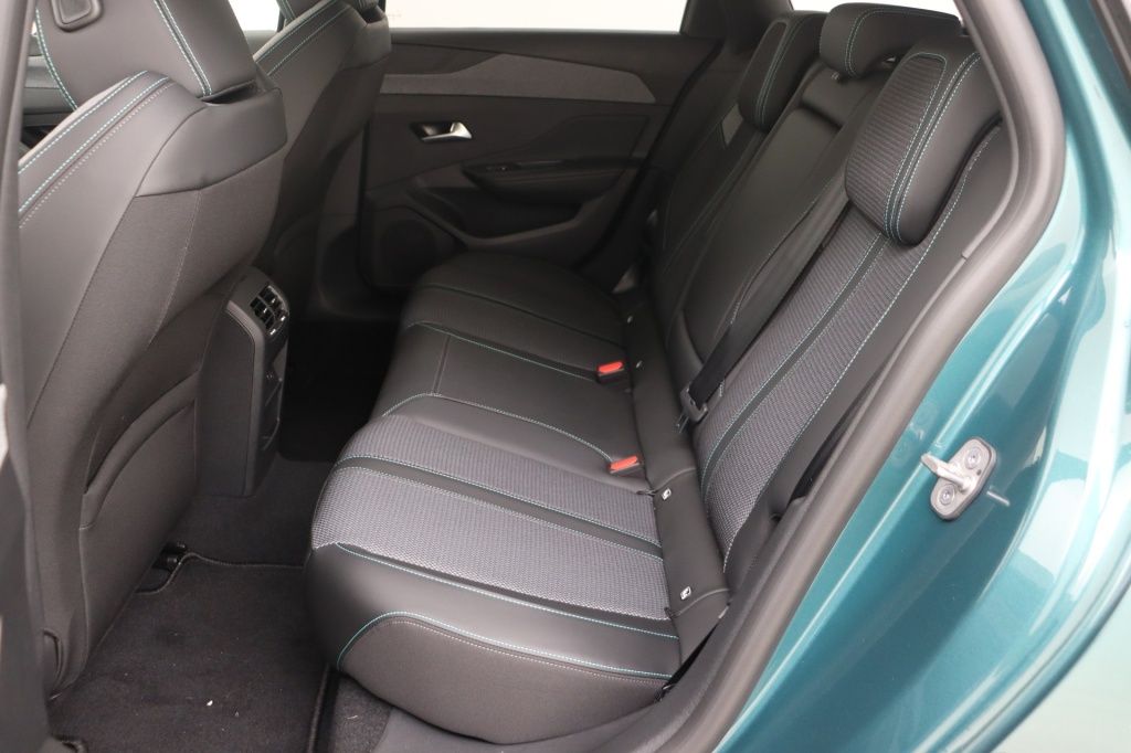 PEUGEOT 308 SW Allure 1.6 Plug-in Hybrid 180 hp e-EAT8    - ref: 7-46763 - Photo 16