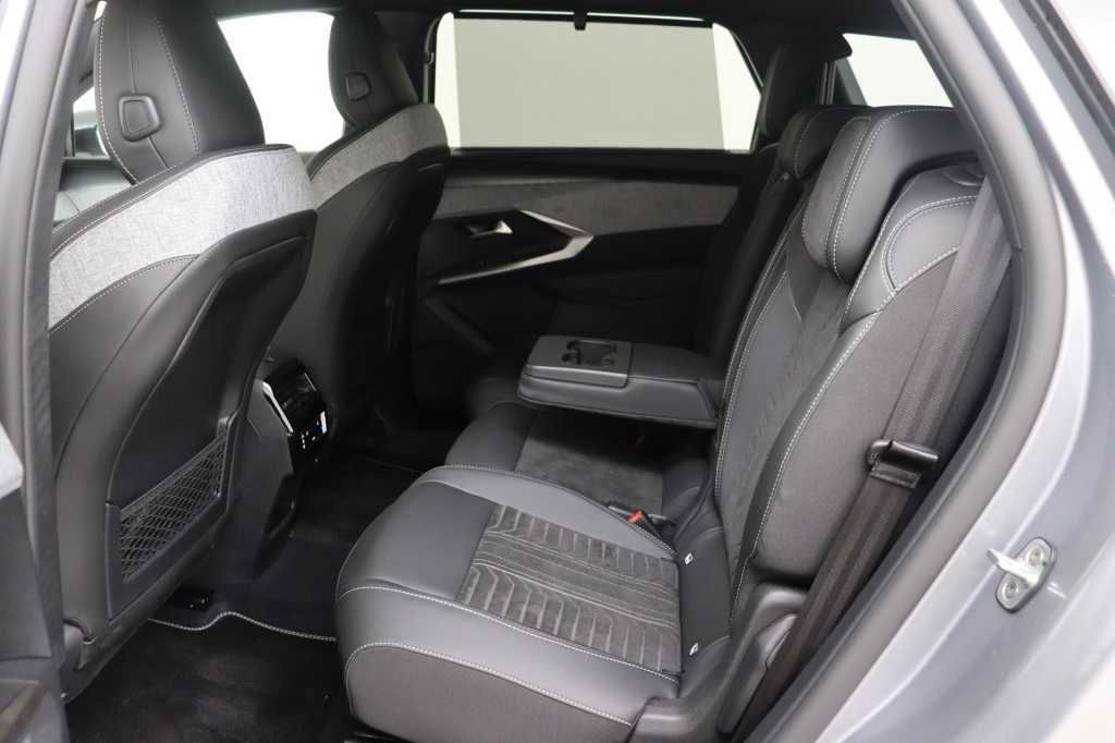 PEUGEOT 5008 GT Hybrid 145 e-DSC6    - ref: 7-46781 - Photo 13