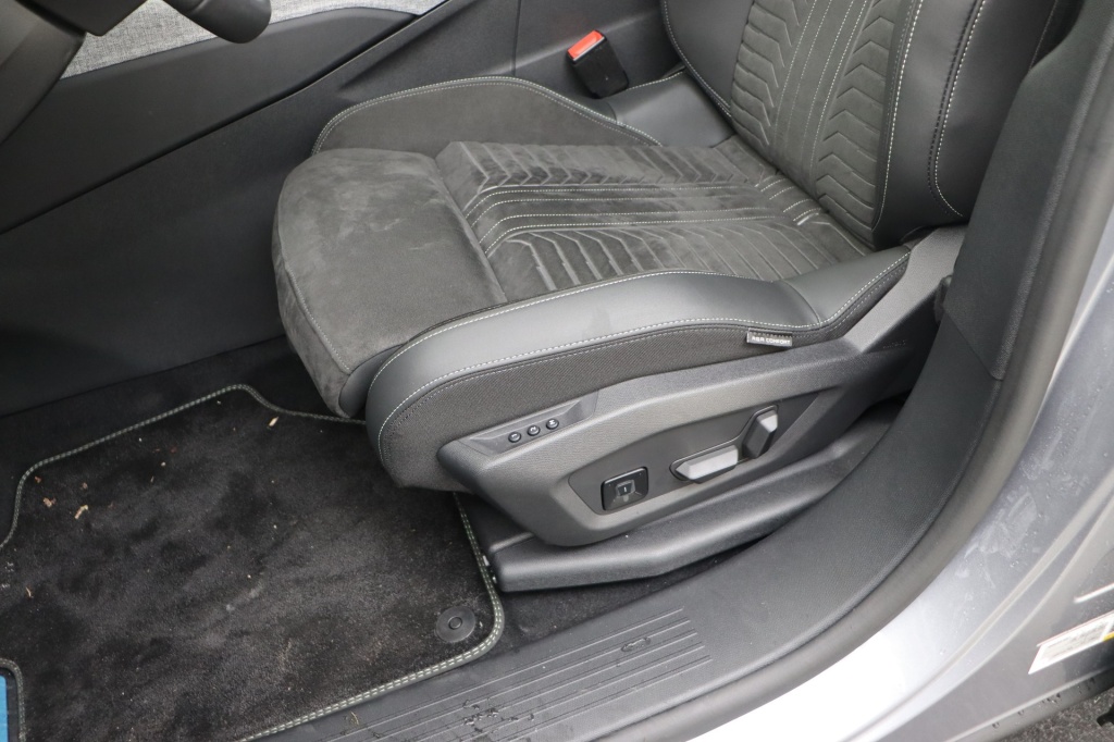 PEUGEOT 5008 GT Hybrid 145 e-DSC6    - ref: 7-46781 - Photo 15