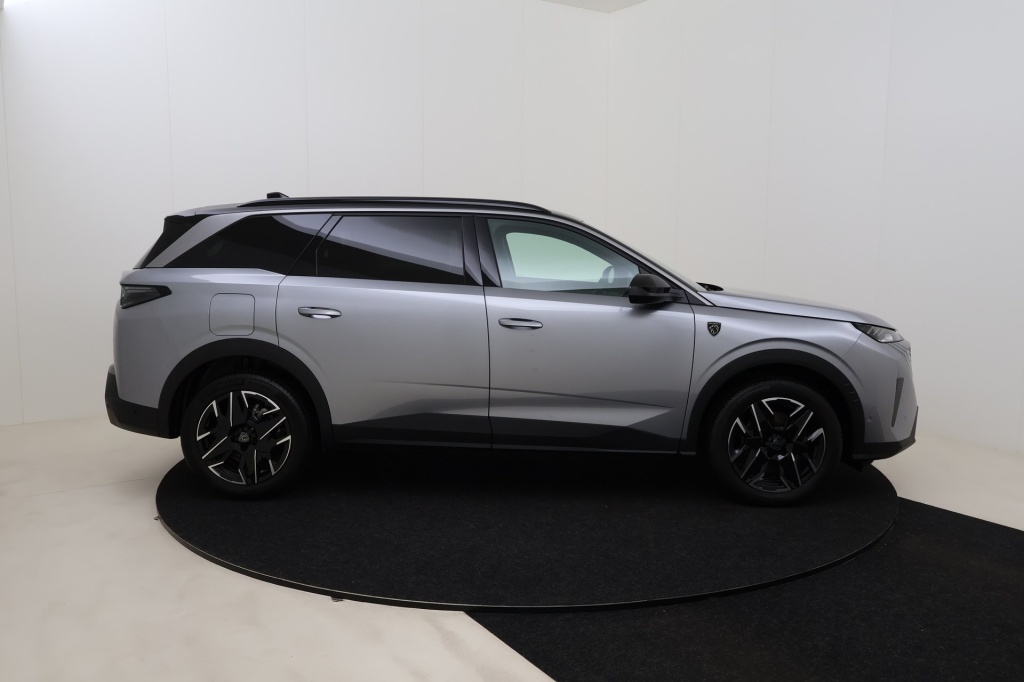 PEUGEOT 5008 GT Hybrid 145 e-DSC6    - ref: 7-46781 - Photo 4