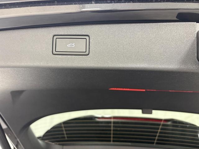 VOLKSWAGEN Tiguan R-Line Edition 2.0 TDI 4Motion 193PS/1... - ref: 7-46978 - Photo 10