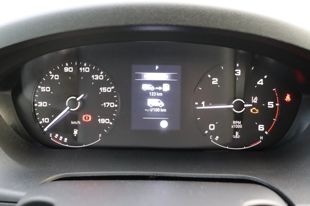 PEUGEOT Boxer L4H3 2.2 BlueHDi 180 hp AT8 - ref: 7-47072 - Photo 17