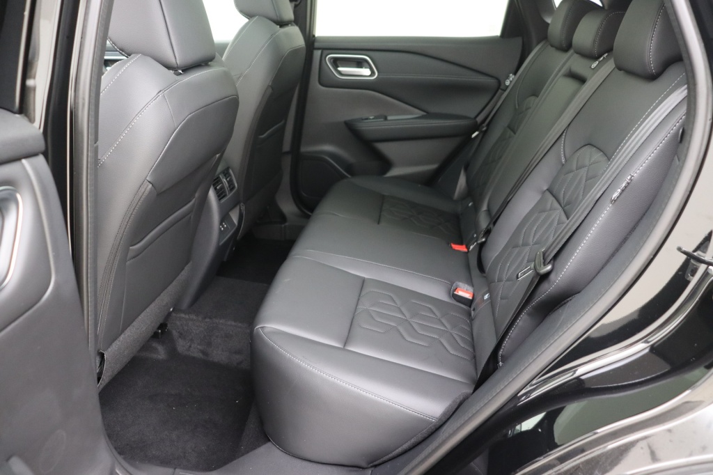 NISSAN Qashqai Tekna + Bose 1,3 158 hp CVT 2WD - ref: 7-47154 - Photo 16