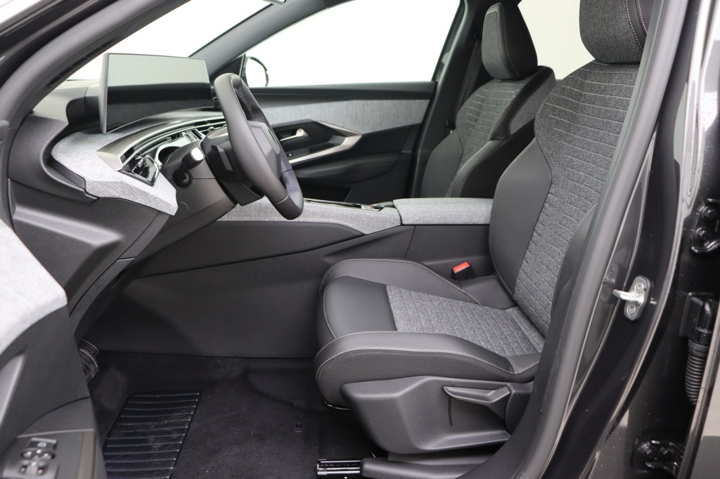 PEUGEOT 3008 Allure Hybrid 145 hp e-DSC6    - ref: 7-47257 - Photo 13