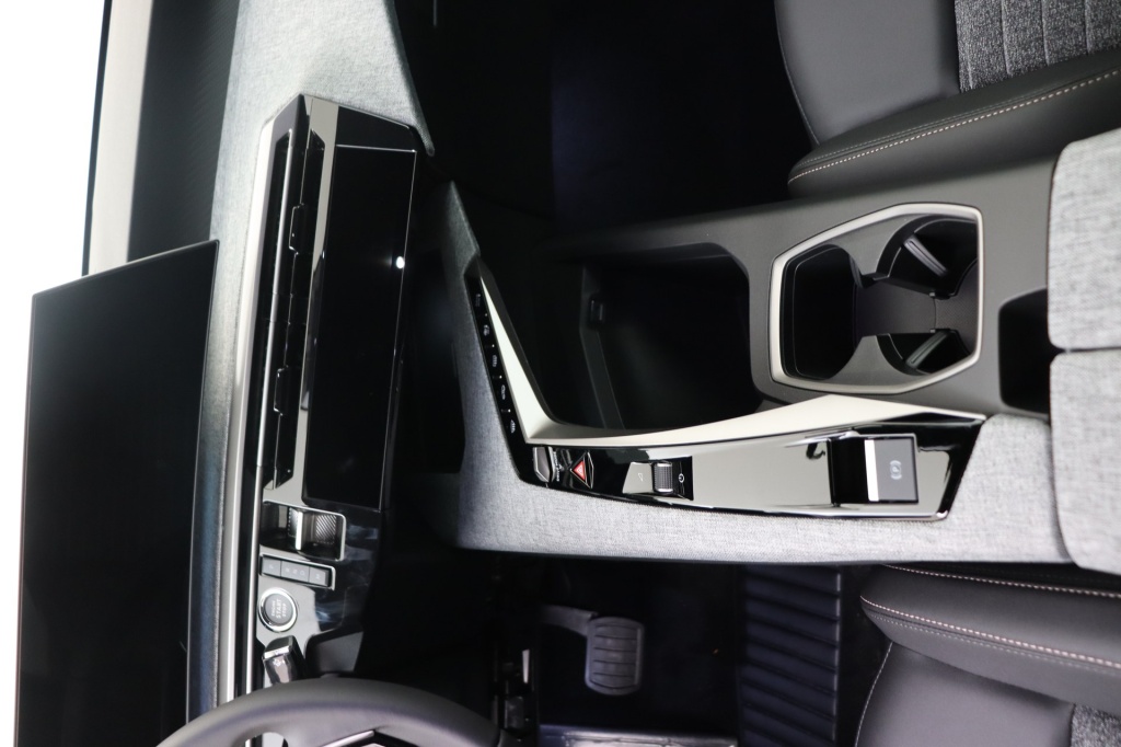 PEUGEOT 3008 Allure Hybrid 145 hp e-DSC6    - ref: 7-47261 - Photo 12