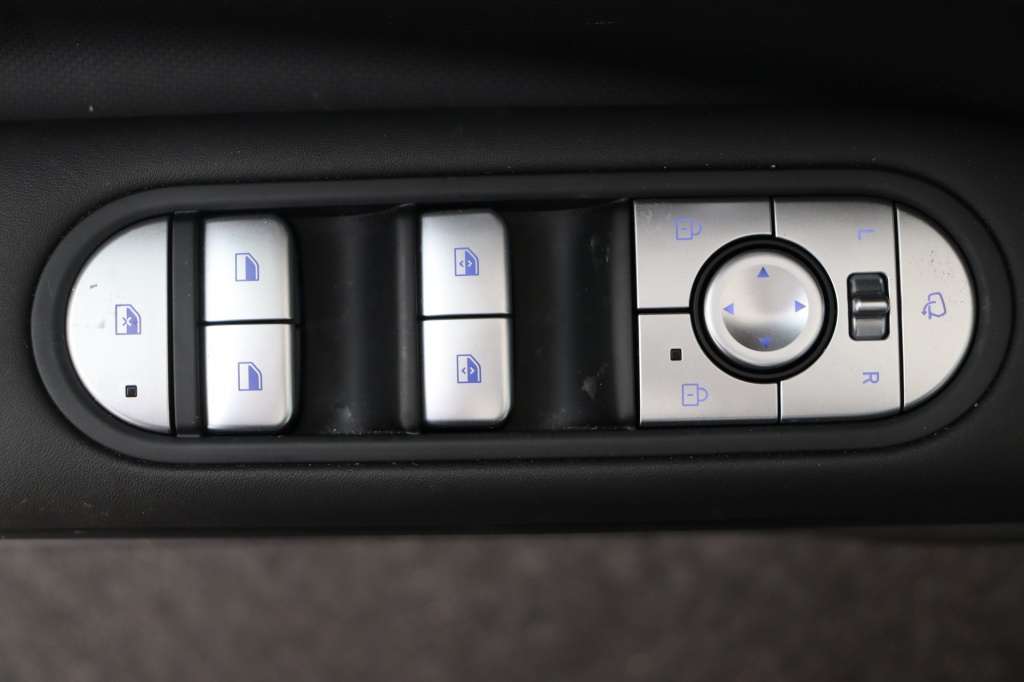 HYUNDAI Ioniq 5 Core 77 kWh 225 hp - ref: 7-47536 - Photo 17