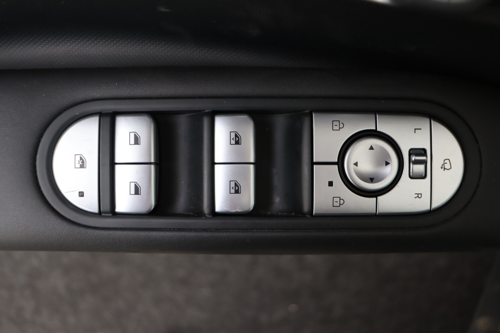 HYUNDAI Ioniq 5 Core 77 kWh 225 hp - ref: 7-47538 - Photo 17