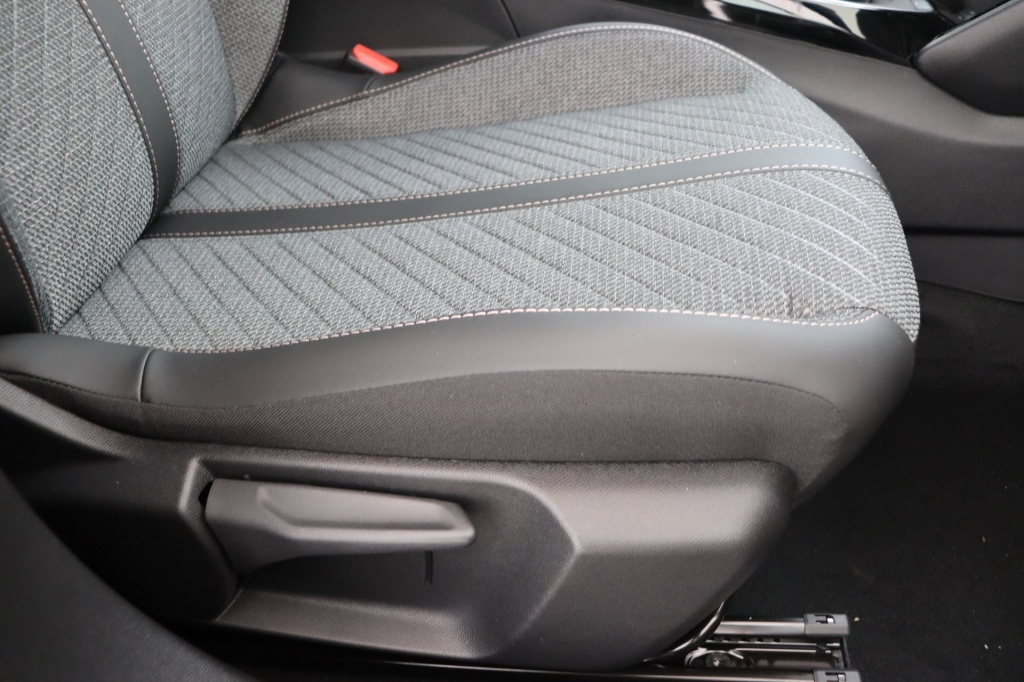 PEUGEOT 2008 Allure 1.2 Turbo 100 hp Man. 6 - ref: 7-47723 - Photo 15