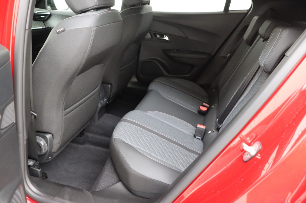 PEUGEOT 2008 Allure 1.2 Turbo 100 hp Man. 6 - ref: 7-47723 - Photo 16