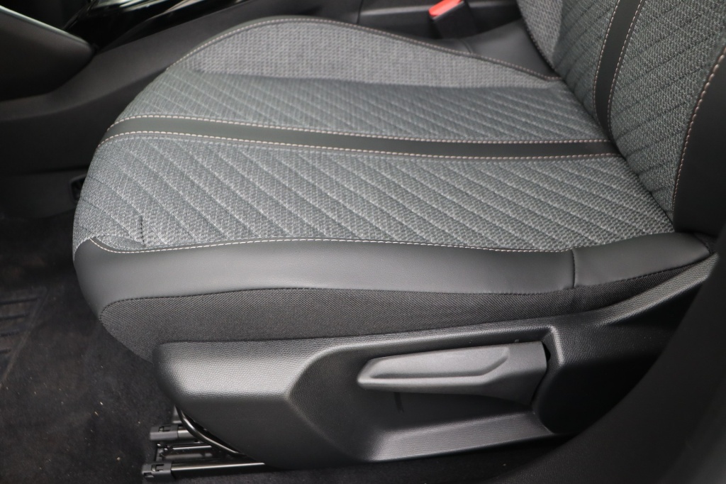 PEUGEOT 2008 Allure Hybrid 145 hp e-DSC6    - ref: 7-47726 - Photo 14