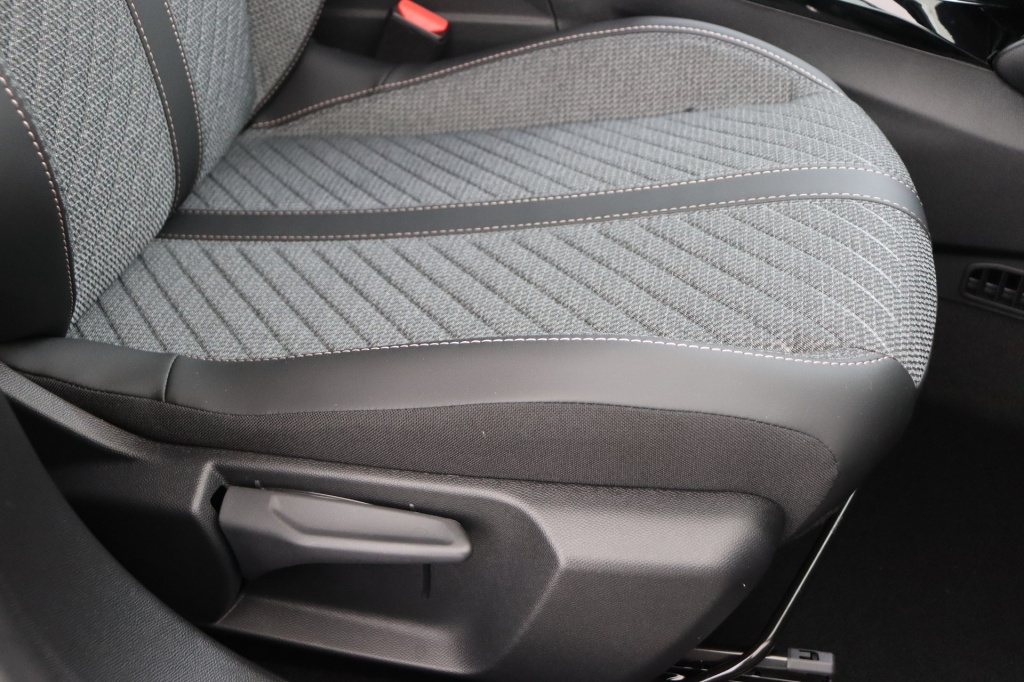 PEUGEOT 2008 Allure Hybrid 145 hp e-DSC6    - ref: 7-47727 - Photo 15