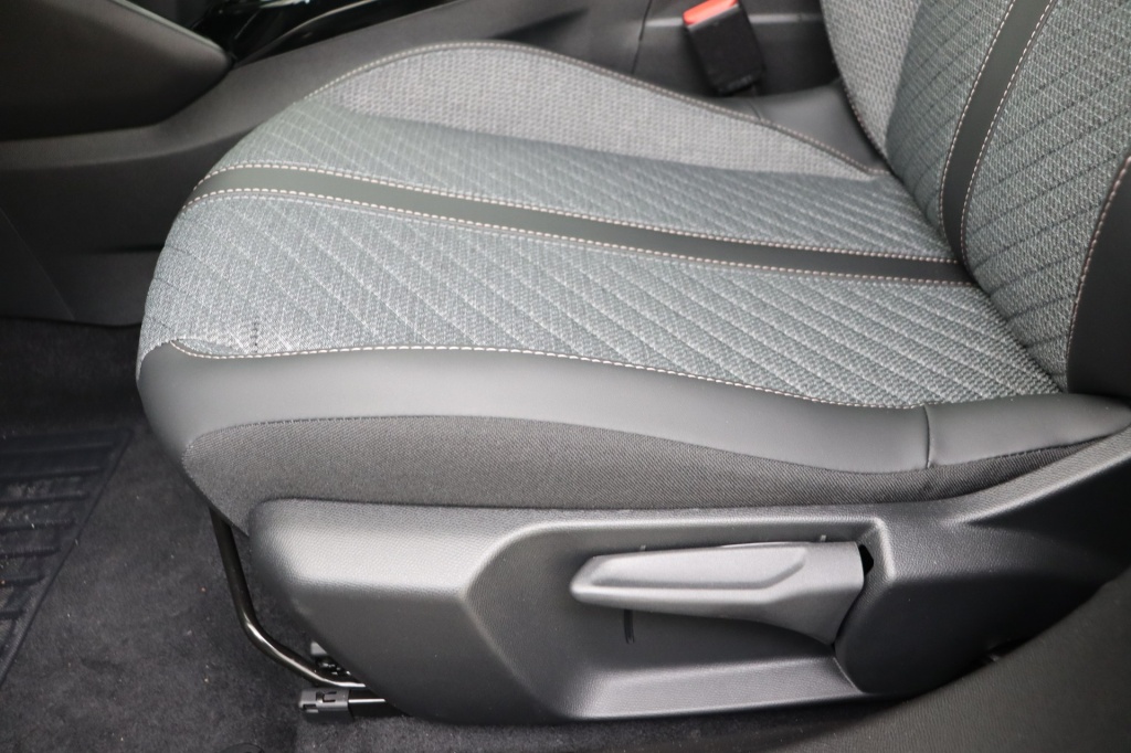 PEUGEOT 2008 Allure Hybrid 145 hp e-DSC6    - ref: 7-47728 - Photo 14