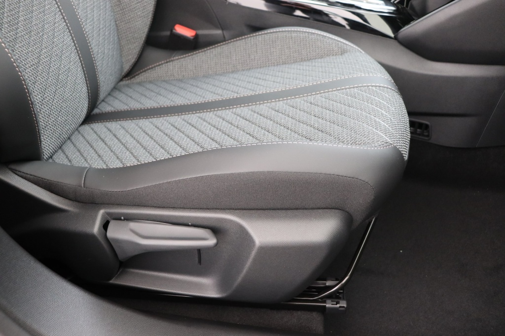 PEUGEOT 2008 Allure Hybrid 145 hp e-DSC6    - ref: 7-47732 - Photo 15