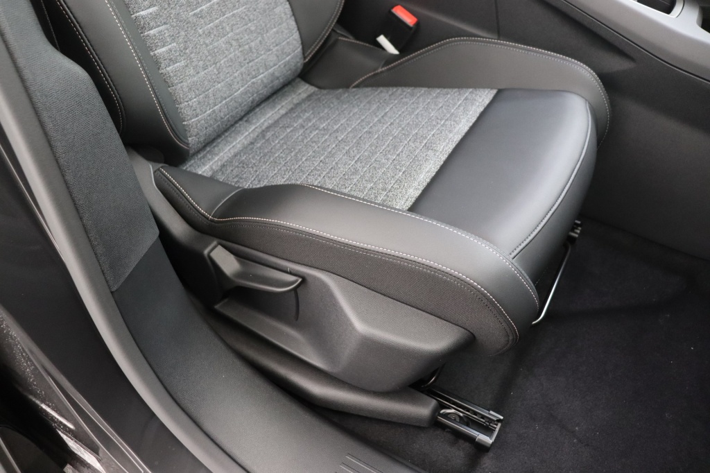 PEUGEOT 3008 Allure Hybrid 145 hp e-DSC6    - ref: 7-47755 - Photo 16