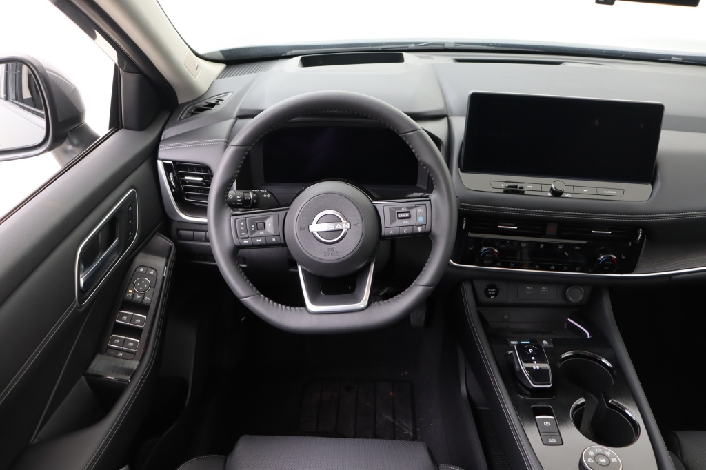 NISSAN X-Trail Tekna + Bose + Nappa + 20