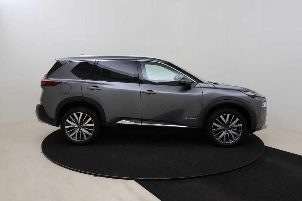 NISSAN X-Trail Tekna + Bose + Nappa + 20