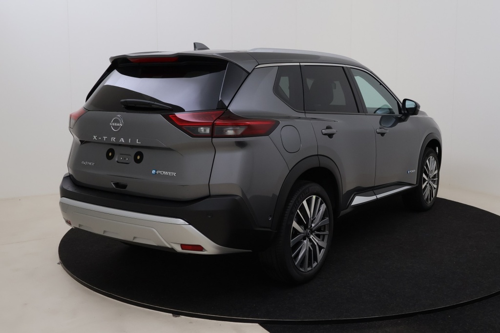 NISSAN X-Trail Tekna + Bose + Nappa + 20