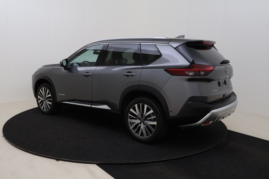 NISSAN X-Trail Tekna + Bose + Nappa + 20