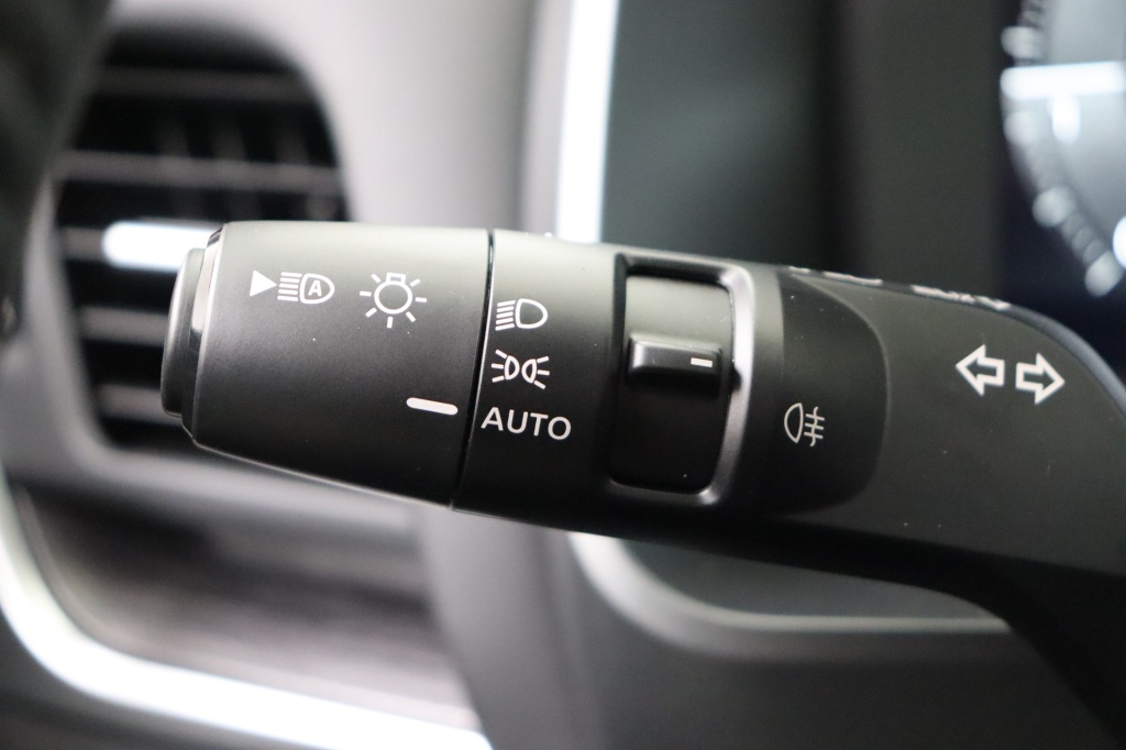 NISSAN Qashqai Tekna 1.3 158 hp CVT 2WD - ref: 7-48686 - Photo 18