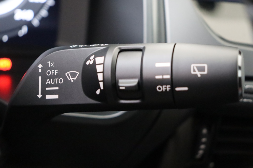 NISSAN Qashqai Tekna 1.3 158 hp CVT 2WD - ref: 7-48702 - Photo 19