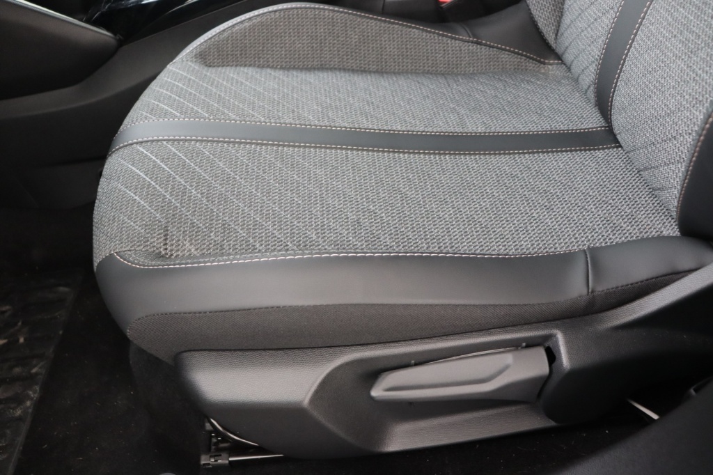 PEUGEOT 2008 Allure Hybrid 145 hp e-DSC6 - ref: 7-49242 - Photo 14