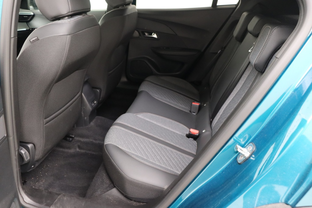 PEUGEOT 2008 Allure Hybrid 145 hp e-DSC6 - ref: 7-49242 - Photo 16