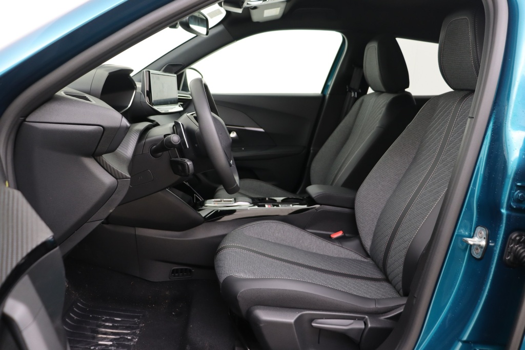 PEUGEOT 2008 Allure Hybrid 145 hp e-DSC6 - ref: 7-49256 - Photo 13