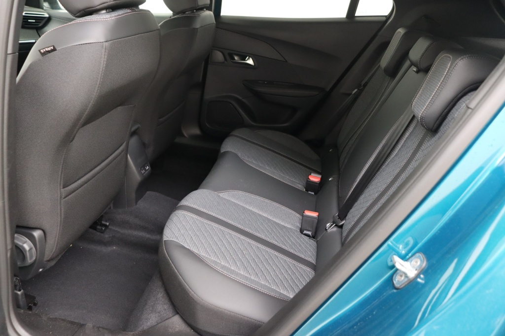 PEUGEOT 2008 Allure Hybrid 145 hp e-DSC6 - ref: 7-49256 - Photo 16