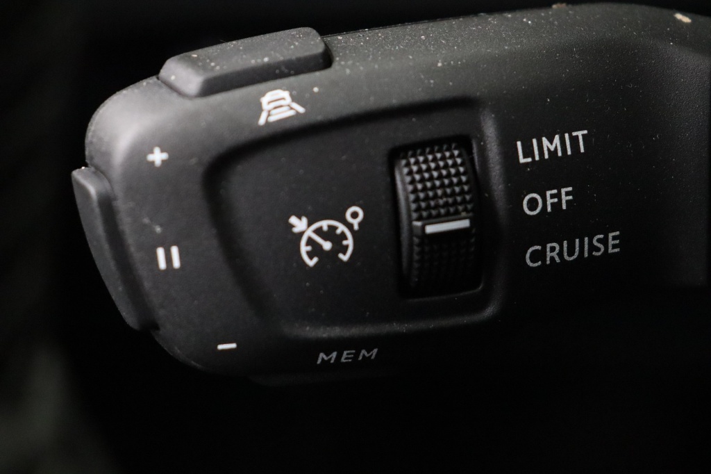 PEUGEOT 2008 Allure Hybrid 145 hp e-DSC6 - ref: 7-49260 - Photo 19