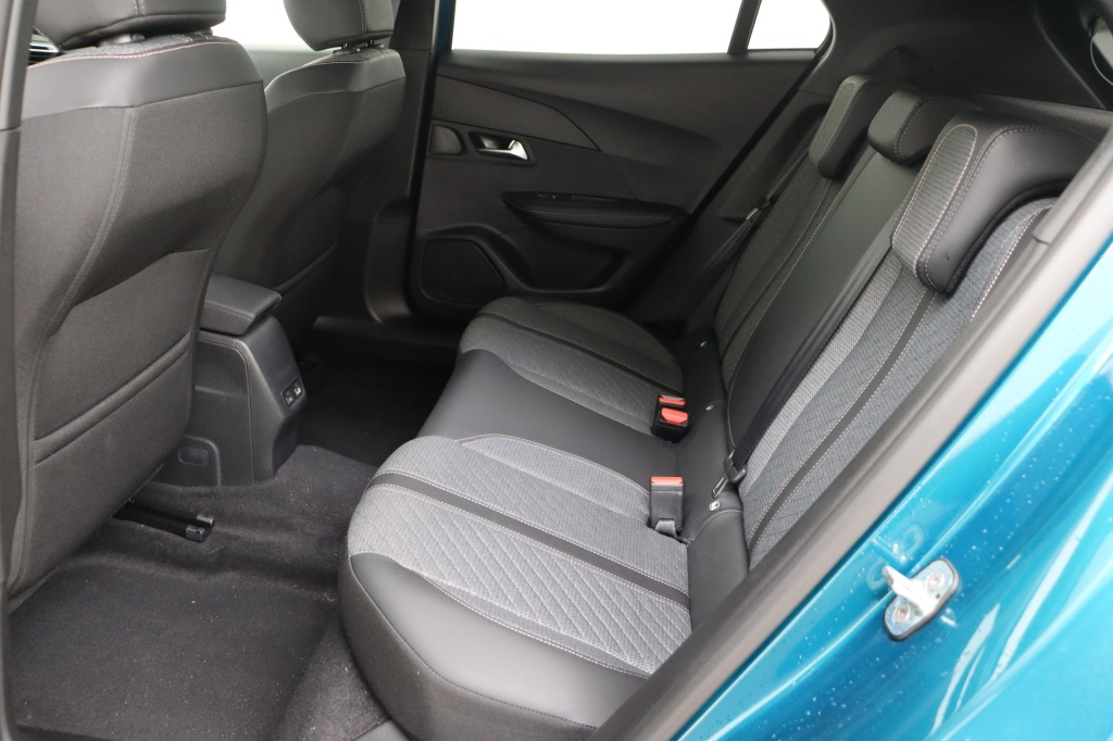 PEUGEOT 2008 Allure Hybrid 145 hp e-DSC6 - ref: 7-49261 - Photo 16