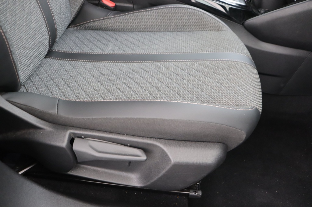 PEUGEOT 2008 Allure Hybrid 145 hp e-DSC6 - ref: 7-49268 - Photo 15