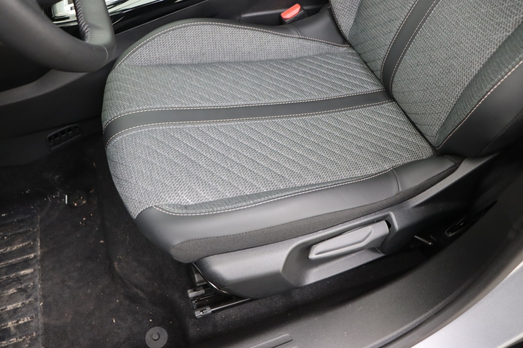 PEUGEOT 2008 Allure Hybrid 145 hp e-DSC6 - ref: 7-49274 - Photo 15