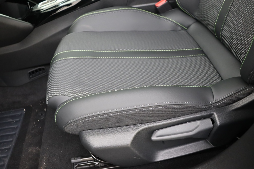 PEUGEOT 2008 GT Electric 54 kWh 156 hp - ref: 7-49400 - Photo 14