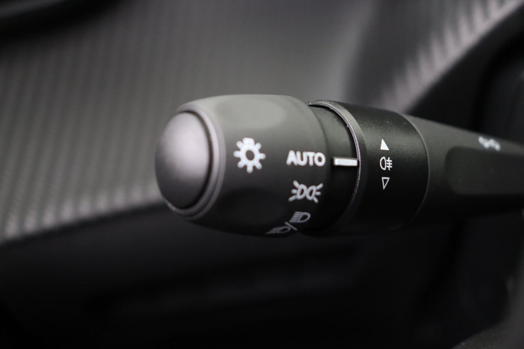 PEUGEOT 2008 GT Electric 54 kWh 156 hp - ref: 7-49400 - Photo 17