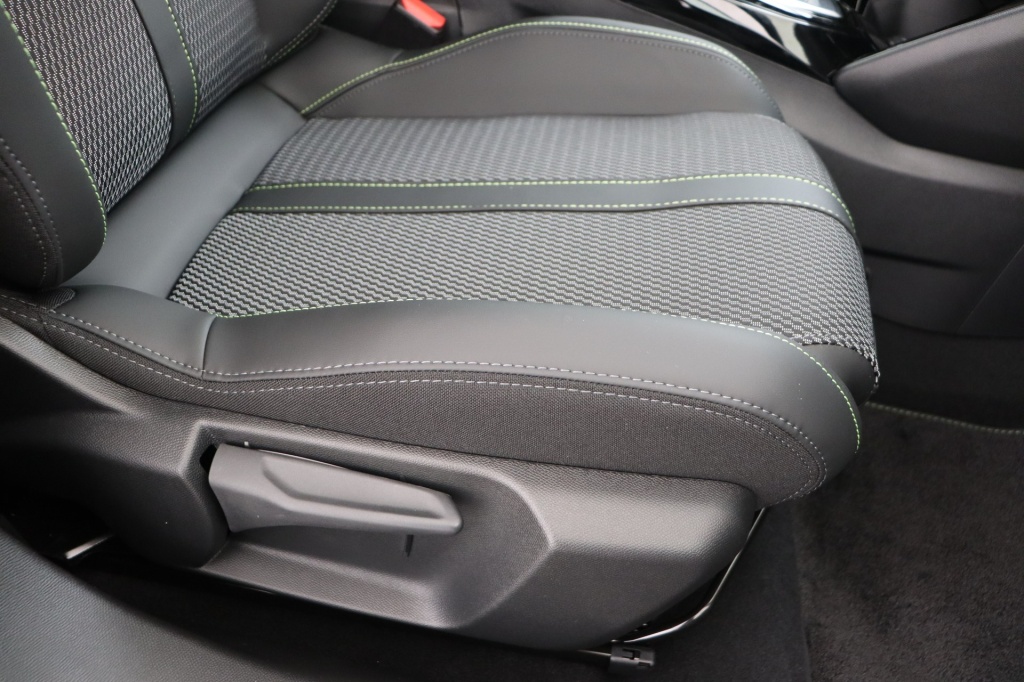 PEUGEOT 2008 GT Electric 54 kWh 156 hp - ref: 7-49408 - Photo 15