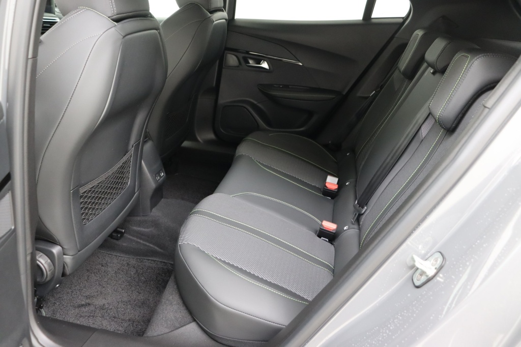 PEUGEOT 2008 GT Electric 54 kWh 156 hp - ref: 7-49408 - Photo 16