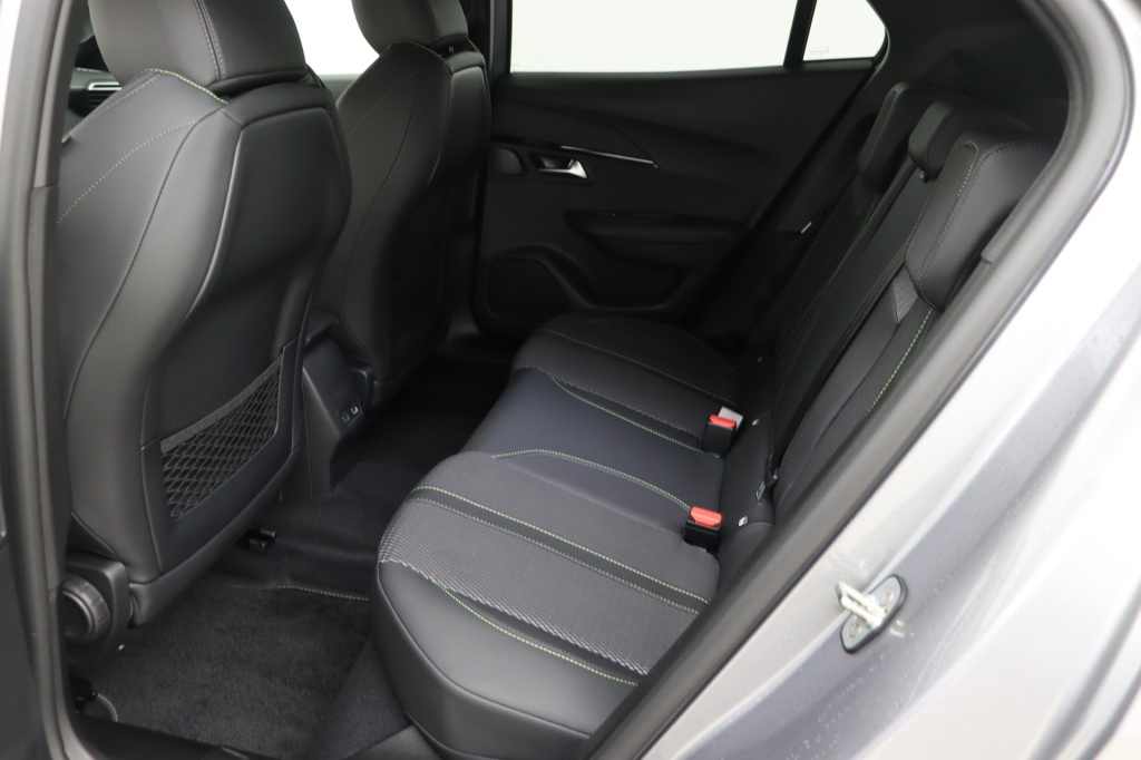 PEUGEOT 2008 GT Hybrid 145 hp e-DSC6 - ref: 7-51096 - Photo 16