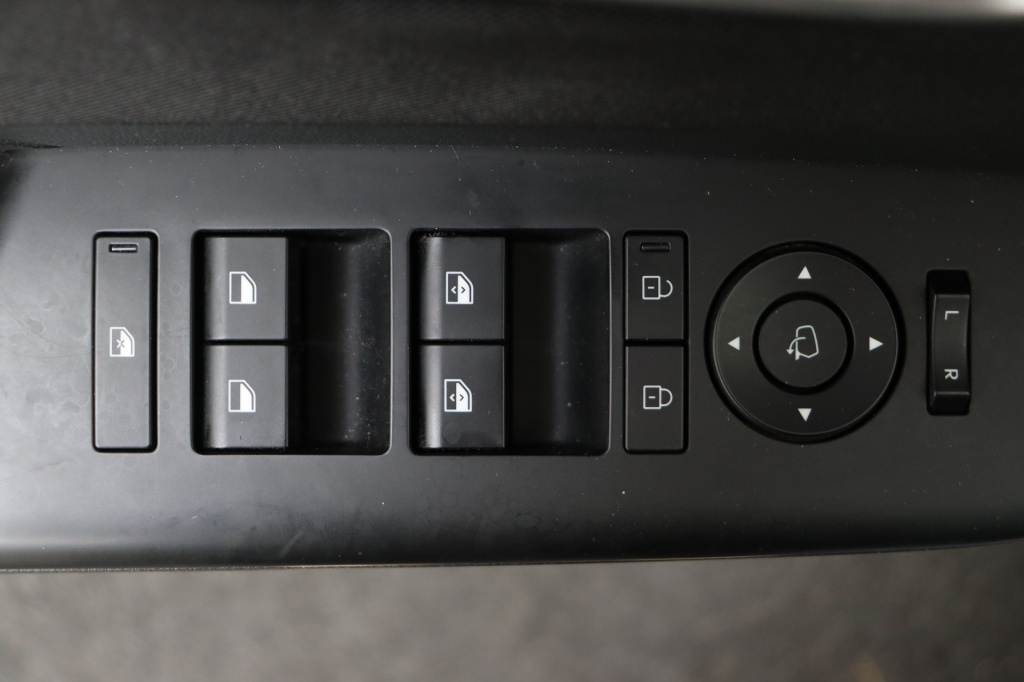 HYUNDAI Kona Feel 48 kWh 152 - ref: 7-51638 - Photo 17