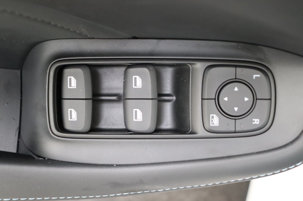 MG MG5 Comfort EV 50 kWh FWD - ref: 7-51885 - Photo 17