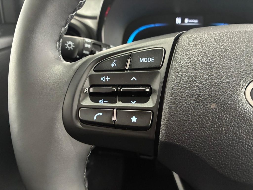 HYUNDAI i10 Premium 1.2L GDI (Automatic) - ref: 7-52663 - Photo 17