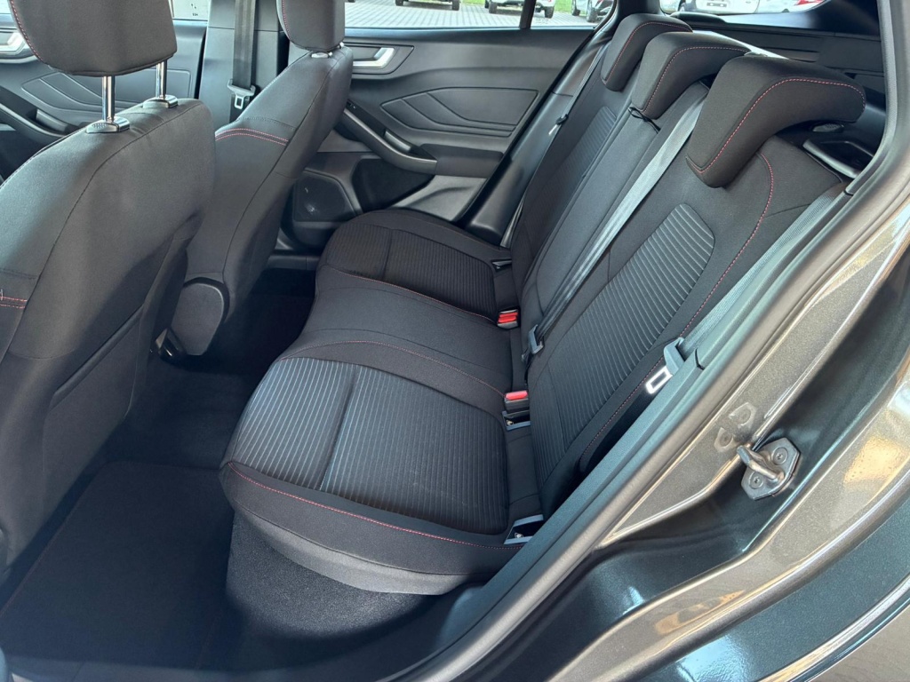 FORD Focus ST-Line X 1.0L Hybrid (999cc) Automatic (7-speed) - ref: 7-52741 - Photo 8