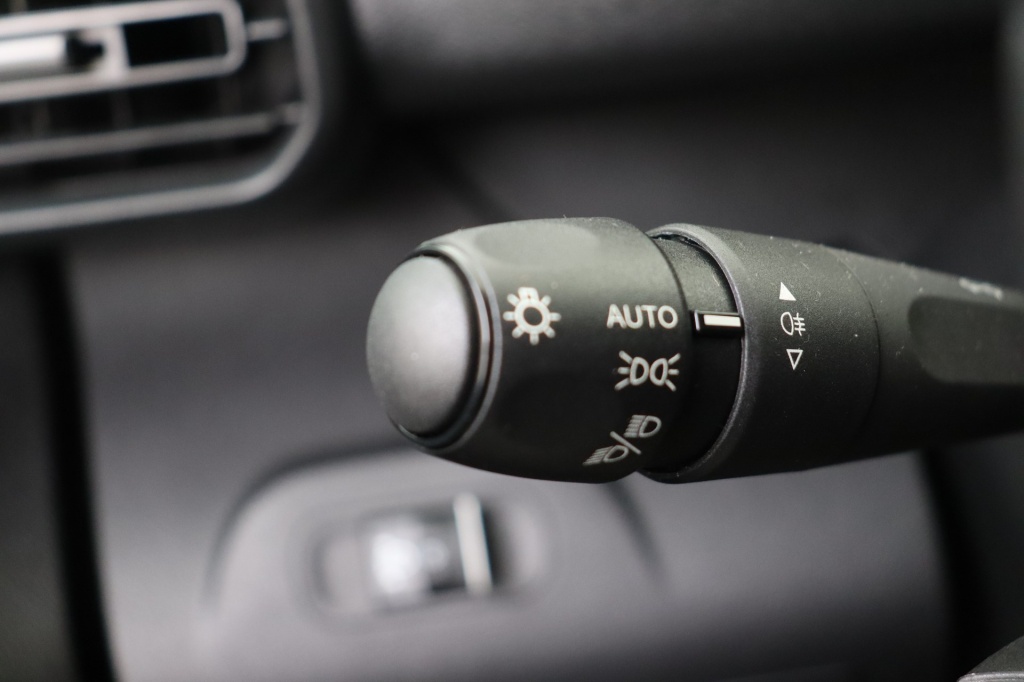 PEUGEOT Partner Maat M 50 kWh 136 hp - ref: 7-52864 - Photo 17